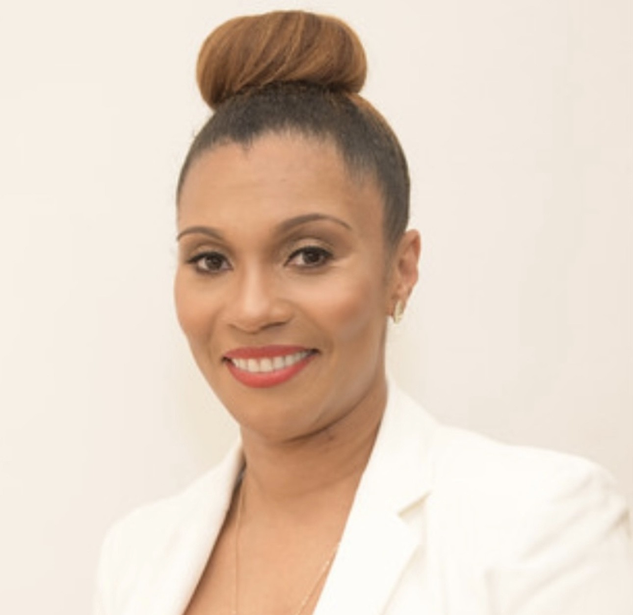 Shiemicka LaShanne, Founder & CEO of Confidence Reigns LLC